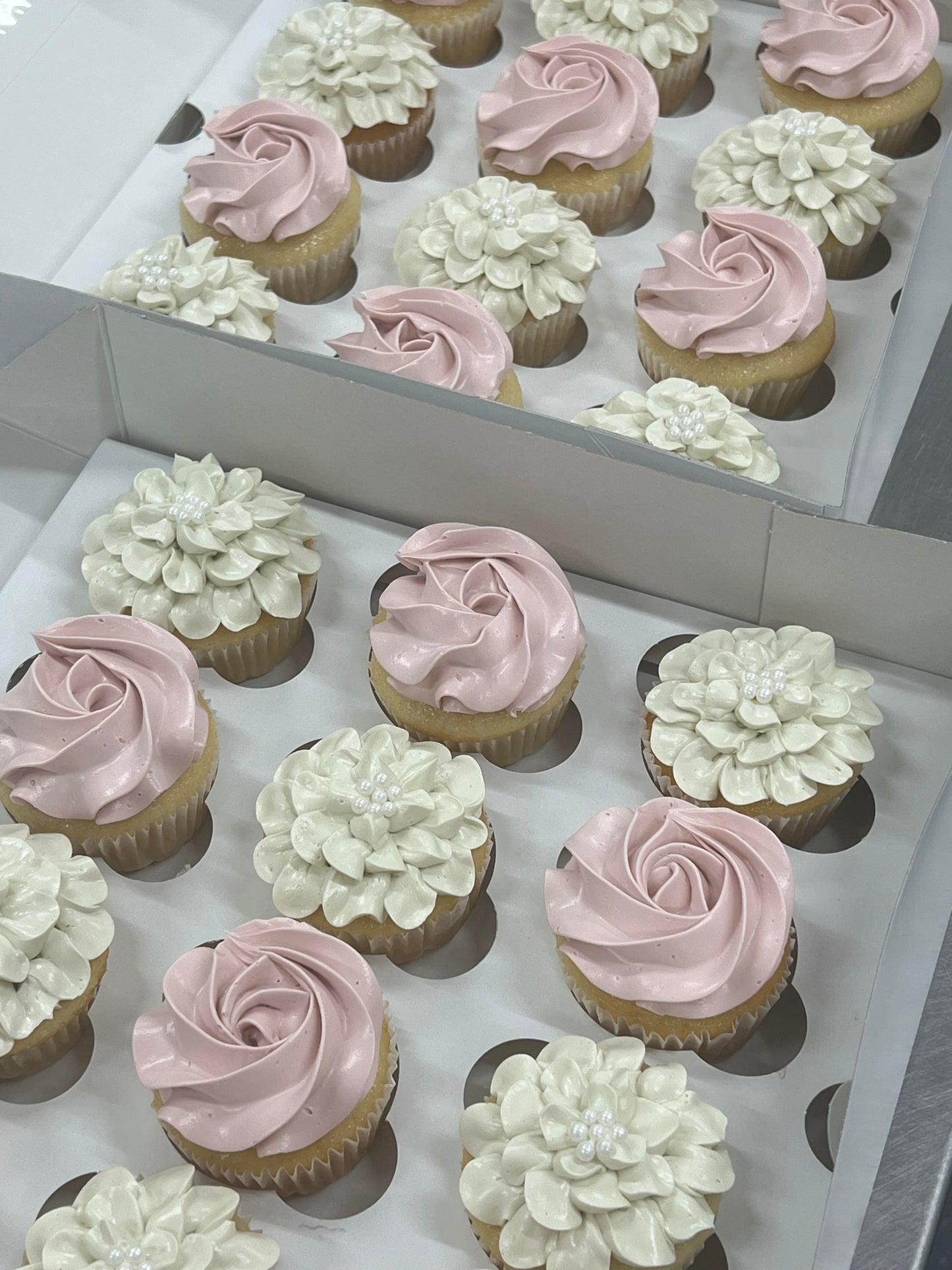 Flower Cupcakes (12 per box)
